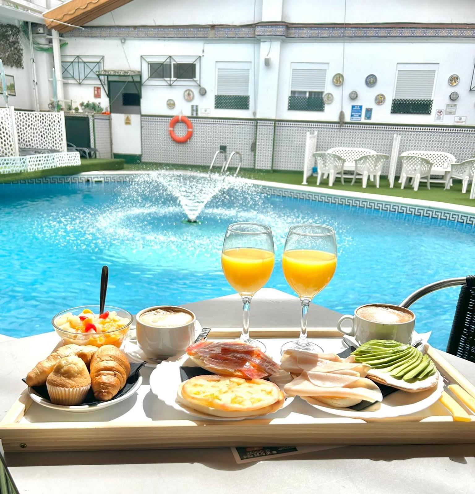 Avenida Andalucia - Solo Adultos * Séville