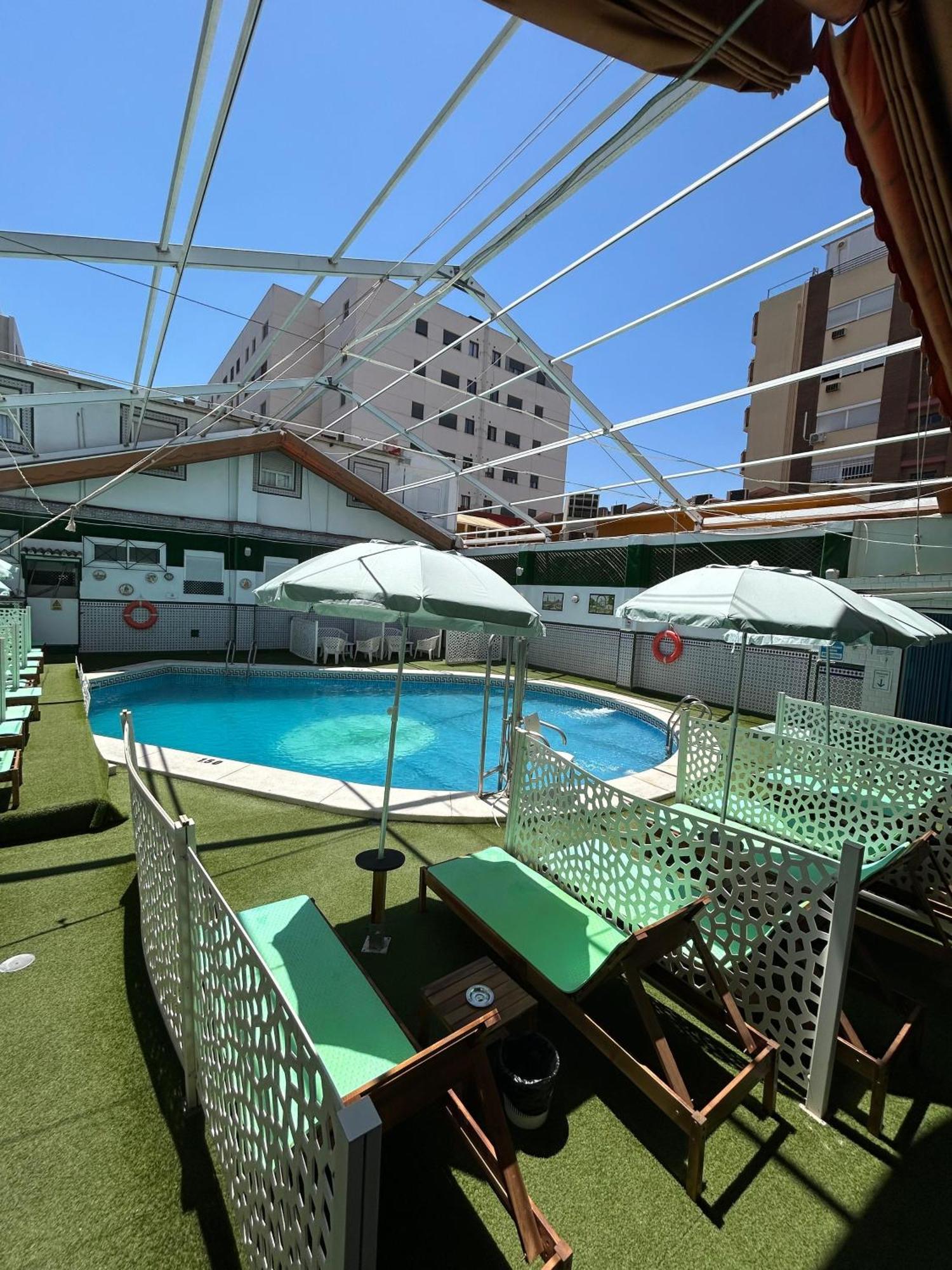 Avenida Andalucia - Solo Adultos Séville